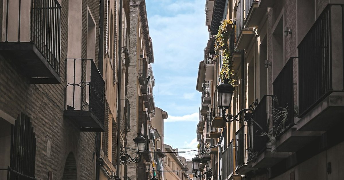 Weekly market in Spain: economic benefits & € figures