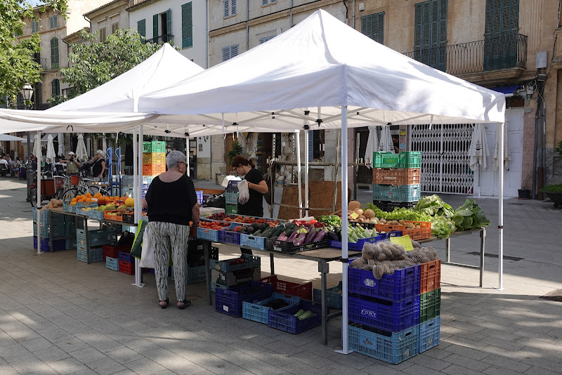 Mercadillo de Llucmajor — Mercado al aire libre en Plaça Espanya