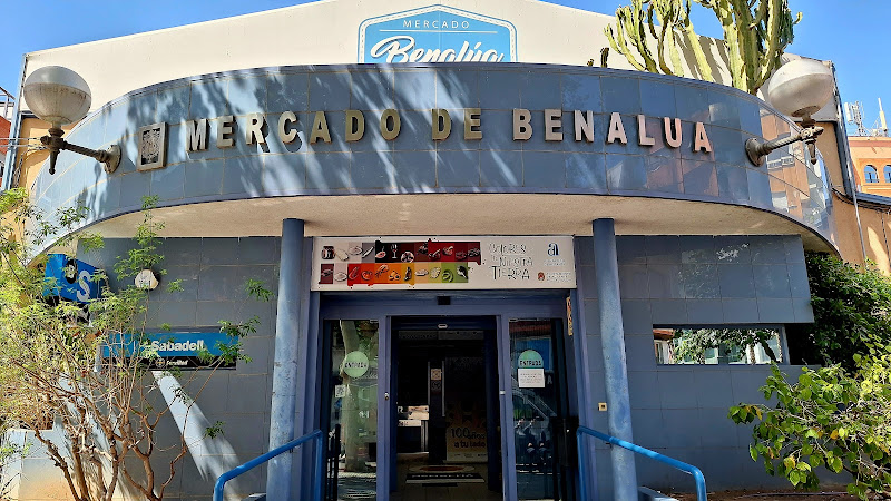 Mercat municipal de Benalua - Weekly market in Alacant