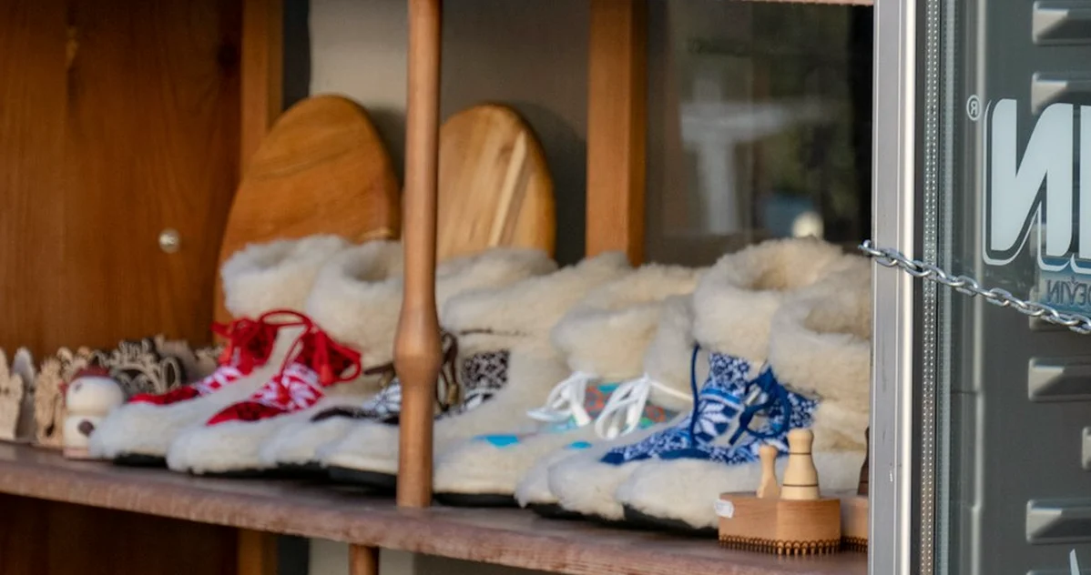 Stop mistaking mass-produced souvenirs for handmade crafts