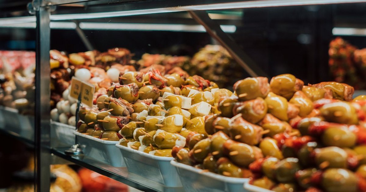Win Better Deals: Spanish Market Bargaining Phrases